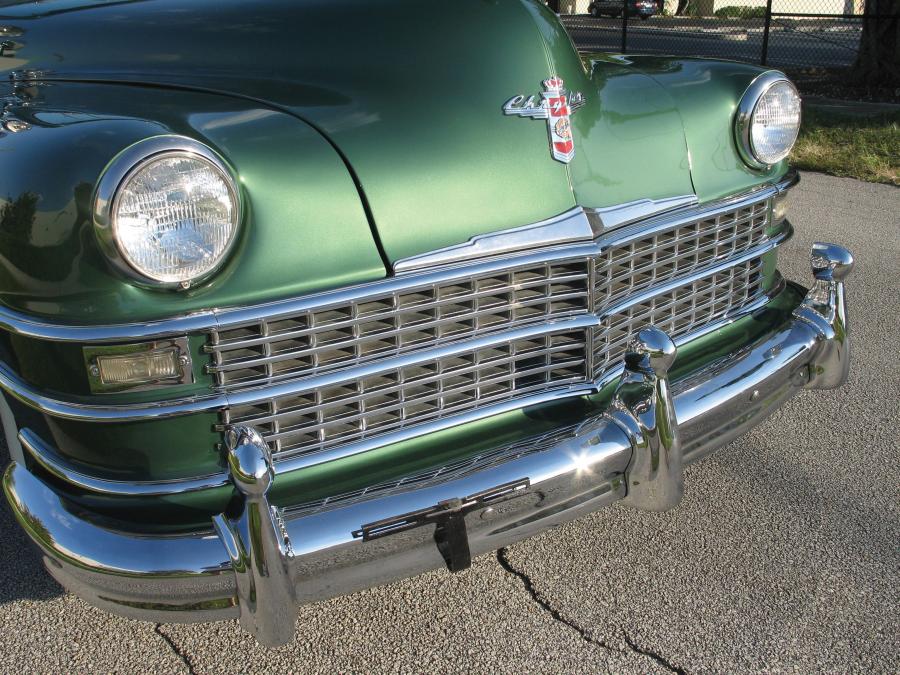 Детали экстерьера Chrysler Town & Country Convertible 1948 года  (фото 13 из 53)